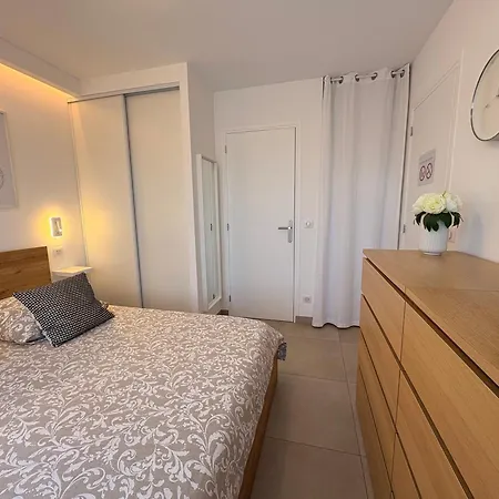 Lumineux - Calme - Proche Et Aeroport - Climatise - Parking Prive Gratuit * Cagnes-sur-Mer