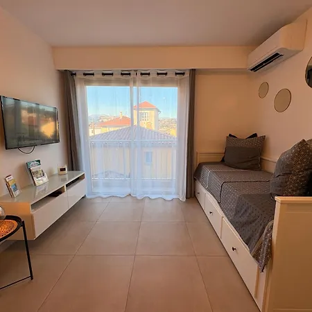 Lumineux - Calme - Proche Et Aeroport - Climatise - Parking Prive Gratuit Apartmán